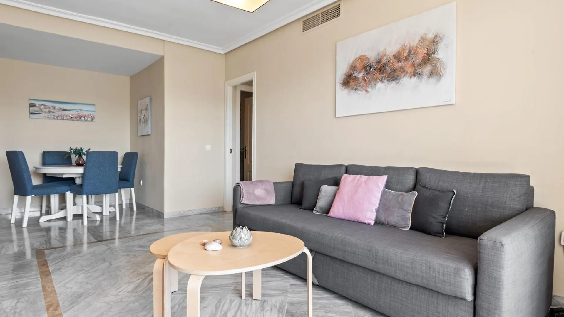 Lovely 2-Bed 10 Mins Walk From Puerto Banus Марбелья 0*,  Испания