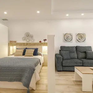 Naypa With Free Parking , Cadiz Spain